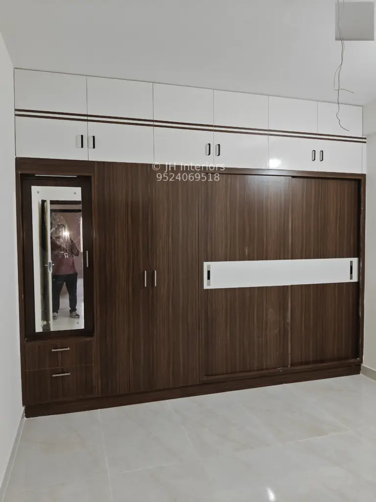wardrobe 01